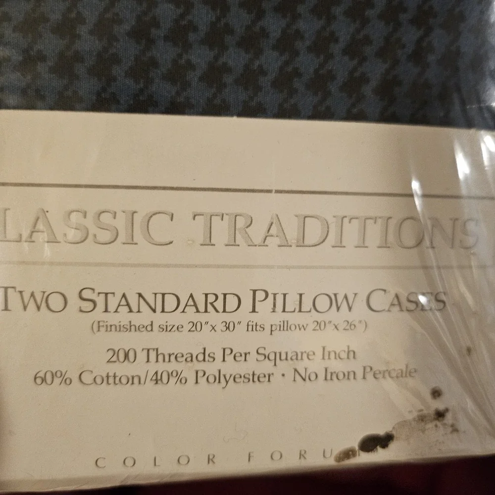 Traditional Pillow Cases Nwt From Town And Country Set '90s. Dark Green/Black...